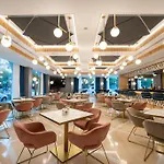 Mezquita Center Hotel 4*